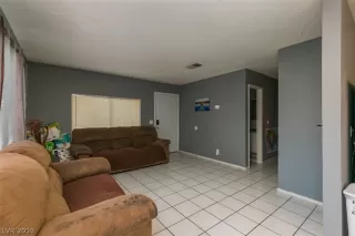 Photo #5: 2094473 Listing