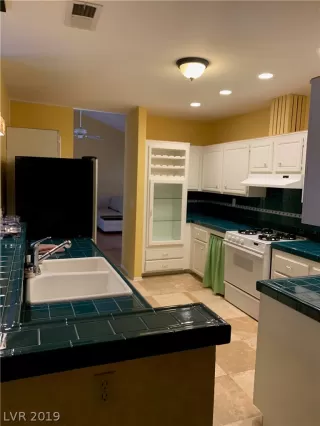Photo #4: 2094514 Listing