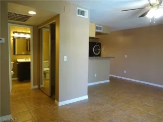 Photo #1: 2094541 Listing