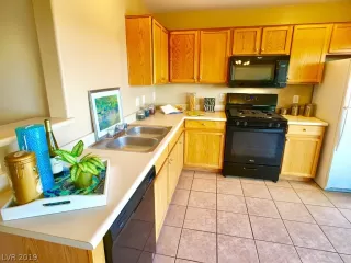 Photo #2: 2094552 Listing 