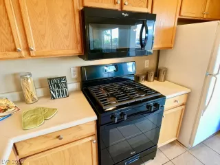 Photo #3: 2094552 Listing 