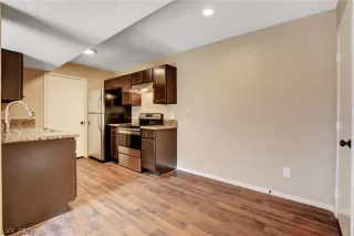 Photo #6: 2094556 Listing