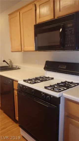 Photo #4: 2094576 Listing 