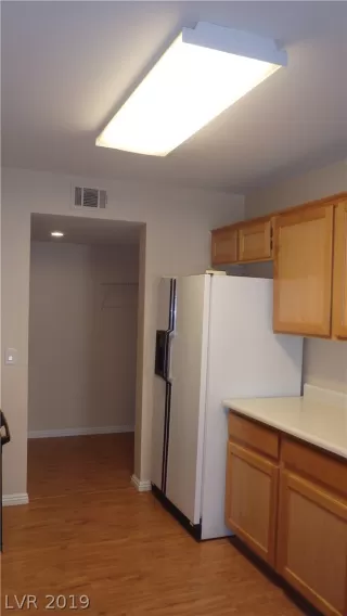 Photo #6: 2094576 Listing 