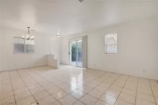 Photo #4: 2094618 Listing 