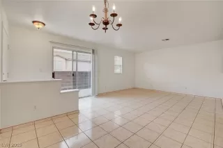 Photo #5: 2094618 Listing 