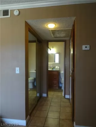 Photo #3: 2094638 Listing