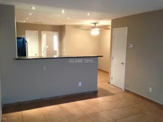 Photo #4: 2094647 Listing