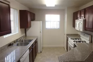 Photo #2: 2094662 Listing 