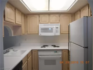 Photo #5: 2094696 Listing 