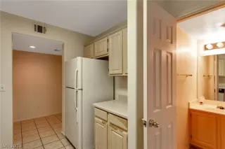 Photo #5: 2094697 Listing 