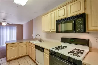 Photo #6: 2094697 Listing 