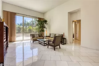 Photo #3: 2094771 Listing