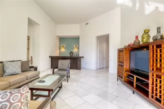 Photo #4: 2094771 Listing