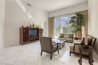 Photo #6: 2094771 Listing