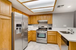 Photo #3: 2094772 Listing 