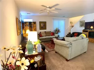 Photo #4: 2094847 Listing