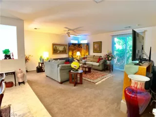 Photo #5: 2094847 Listing