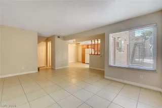 Photo #4: 2094855 Listing