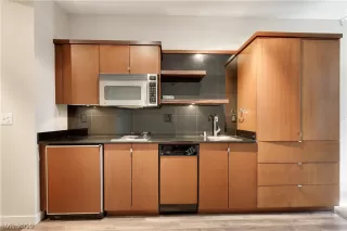 Photo #5: 2094866 Listing