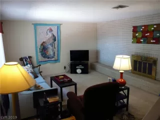 Photo #1: 2094886 Listing 