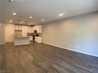 Photo #2: 2094916 Listing