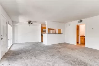 Photo #4: 2094942 Listing