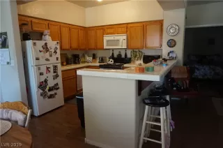 Photo #3: 2094946 Listing