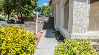 Photo #1: 2094953 Listing 