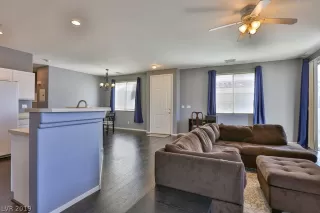 Photo #4: 2094966 Listing