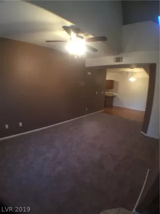 Photo #2: 2095003 Listing