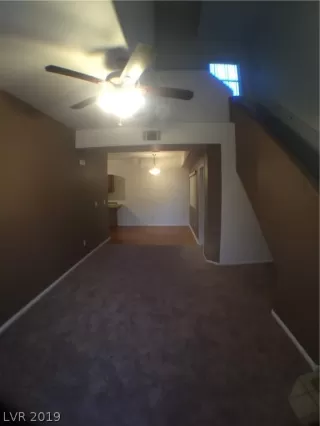 Photo #3: 2095003 Listing