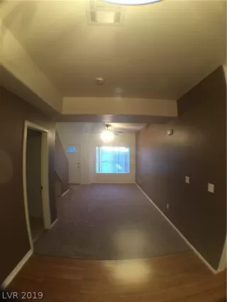 Photo #4: 2095003 Listing