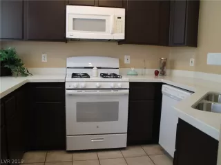 Photo #6: 2095010 Listing 