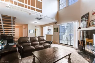 Photo #2: 2095018 Listing