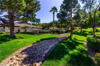 Photo #3: 2095020 Listing