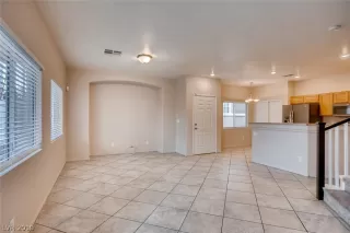 Photo #4: 2095043 Listing