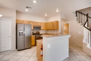 Photo #6: 2095043 Listing