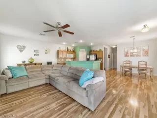 Photo #5: 2095061 Listing 