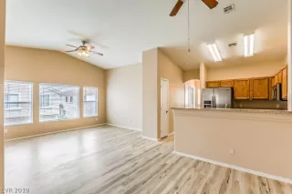 Photo #6: 2095070 Listing