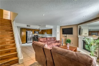 Photo #4: 2095123 Listing