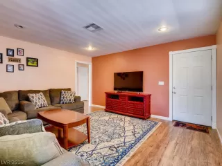 Photo #4: 2095175 Listing