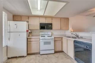 Photo #5: 2095187 Listing 