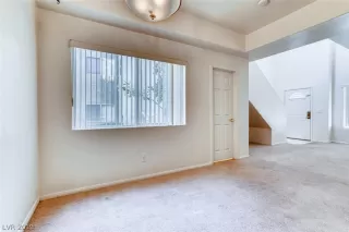 Photo #2: 2095227 Listing