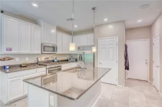 Photo #1: 2095228 Listing 