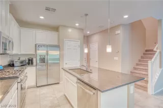 Photo #4: 2095228 Listing 