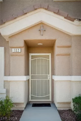 Photo #2: 2095251 Listing