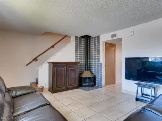 Photo #1: 2095268 Listing