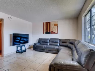 Photo #2: 2095268 Listing