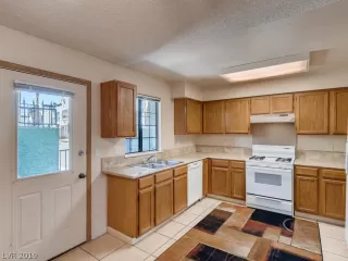 Photo #3: 2095268 Listing